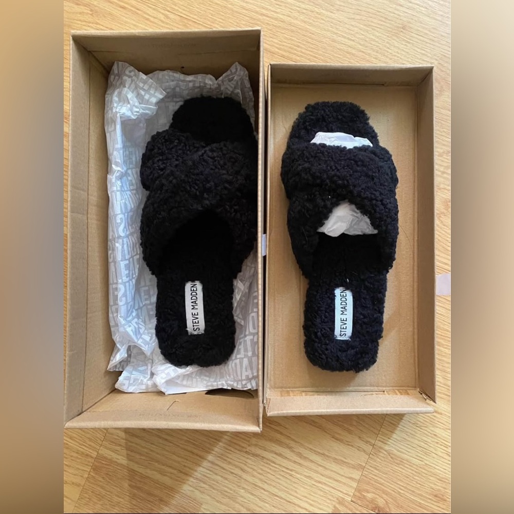 Steve Madden Women's Sherpa Black Slippers